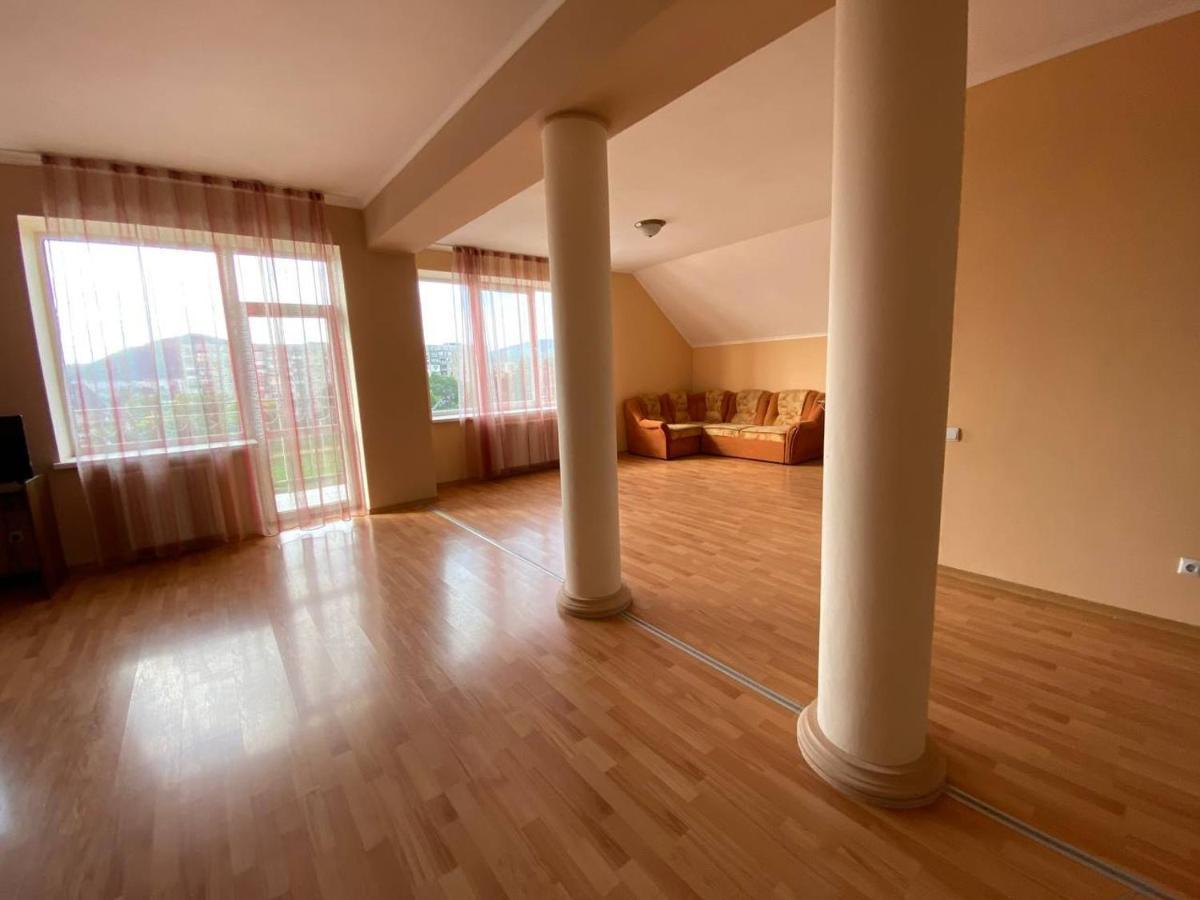 موكاشيفه Apartments On Parkaniya 2A المظهر الخارجي الصورة